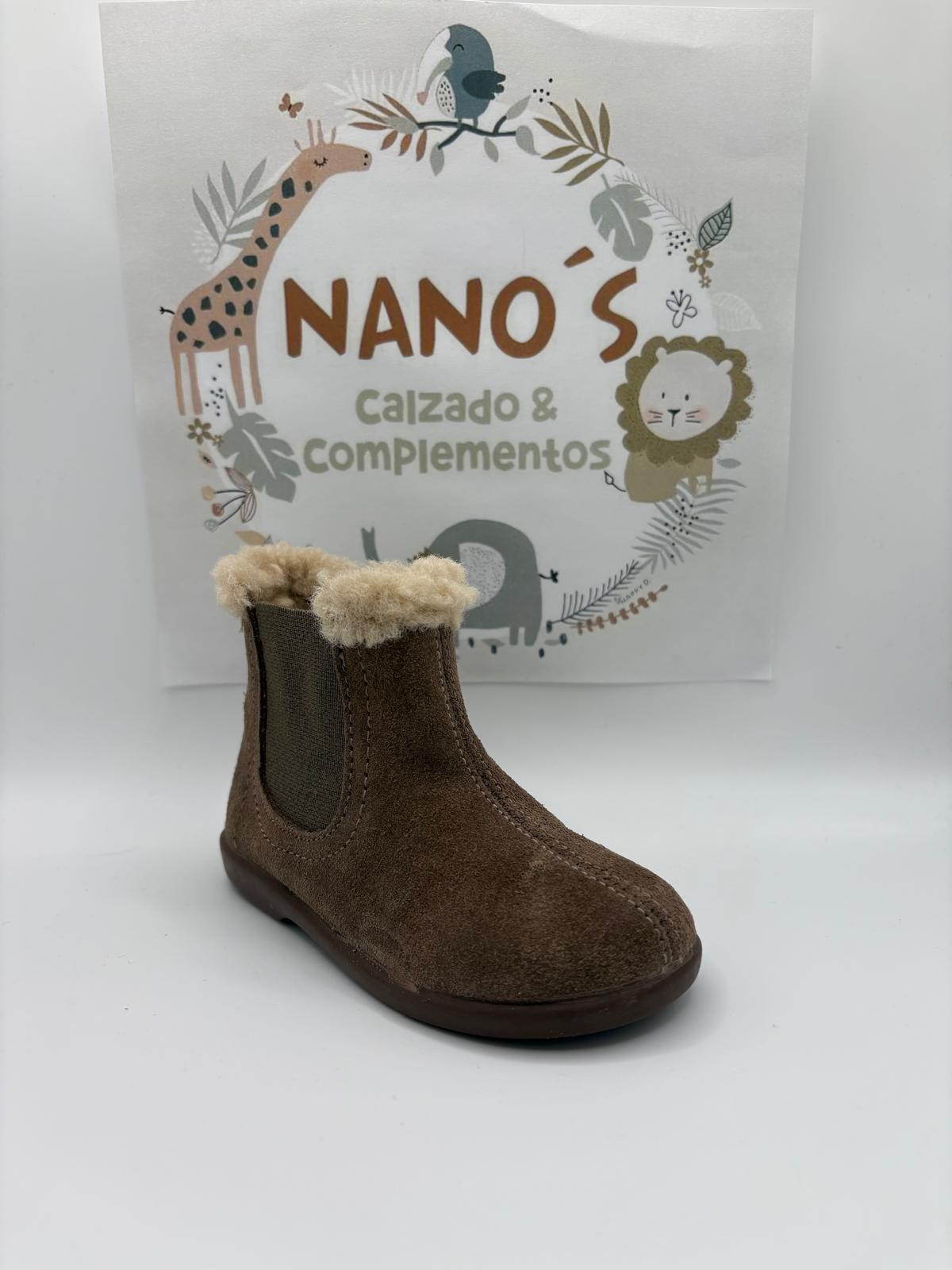 Bota pelo.