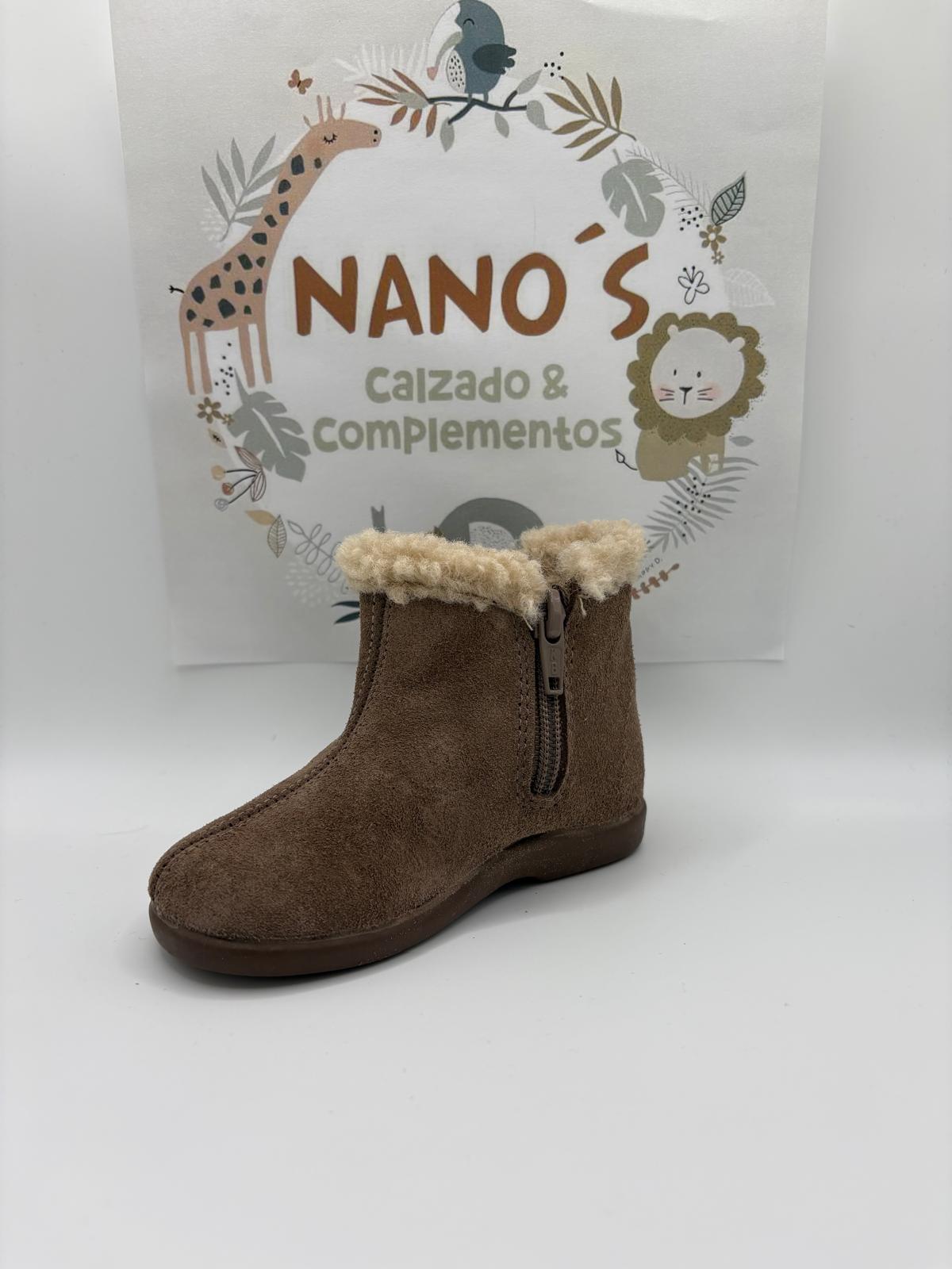 Bota pelo.