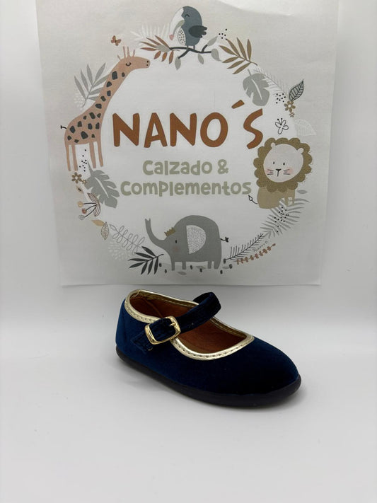 Mercedita terciopelo ribete.