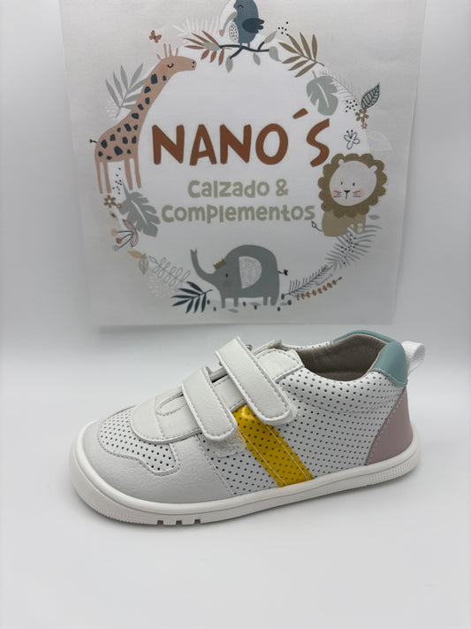 Zapatilla Perforada.