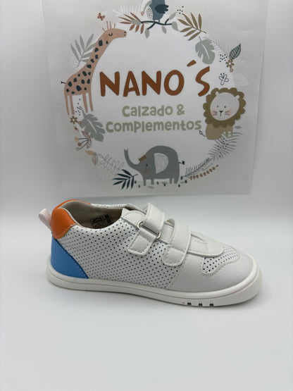 Zapatilla Perforada.