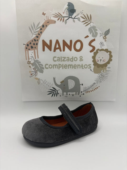 Mercedita terciopelo.